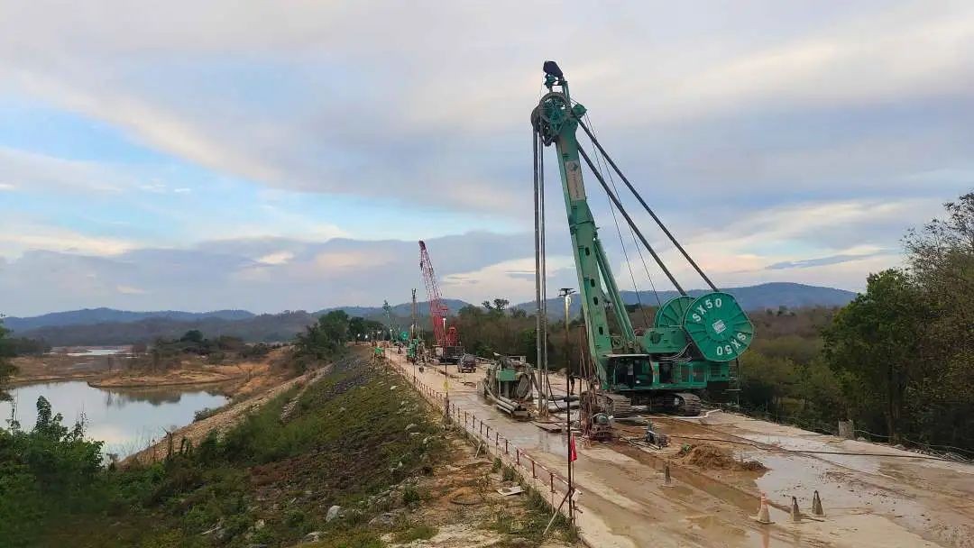 金泰设备硬核出击 丨 泰国水库上演中国地连墙技术